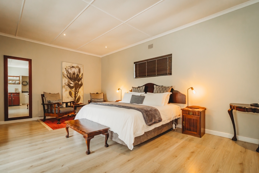 6 Bedroom Property for Sale in Heatherlands Western Cape